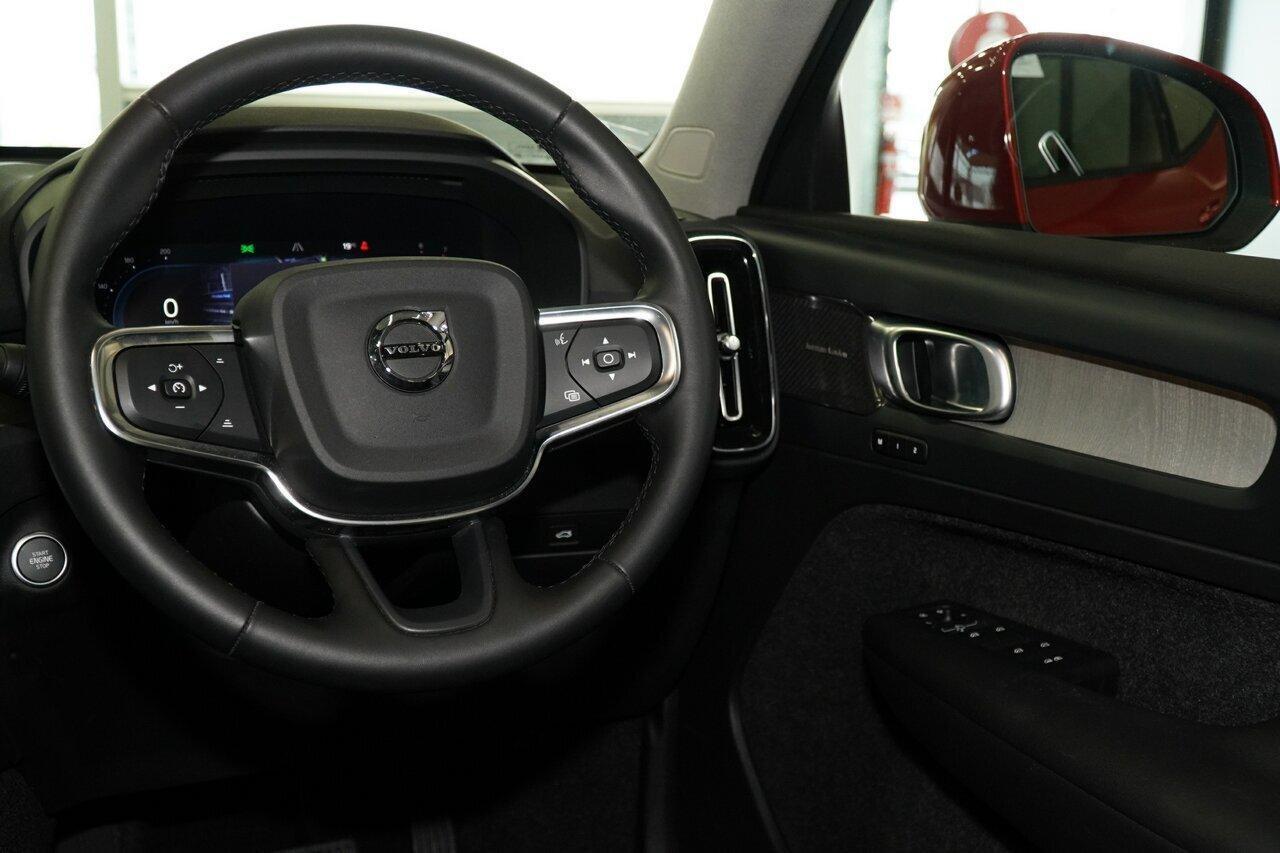 Volvo  XC40 Plus, B4 Mild Hybrid, Petrol