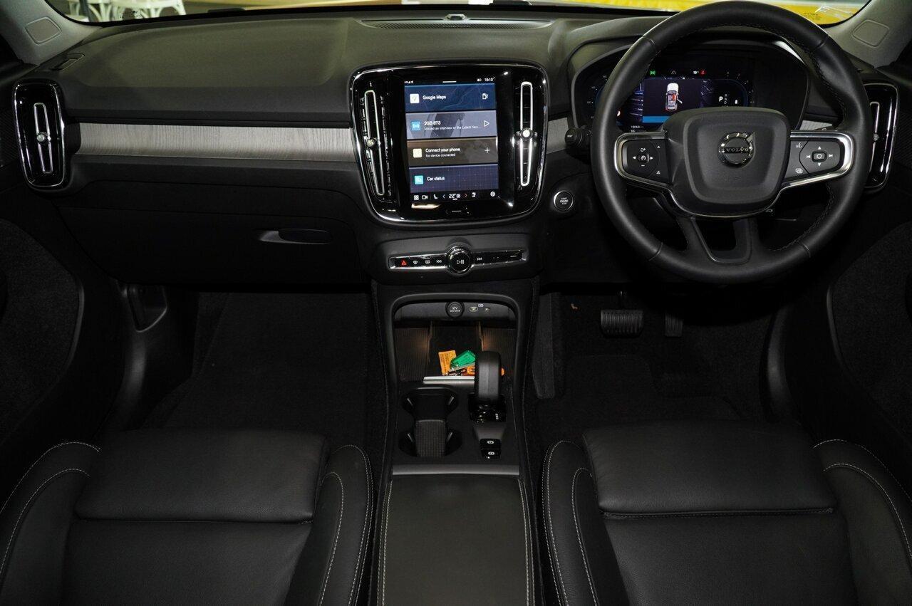 Volvo  XC40 Plus, B4 Mild Hybrid, Petrol