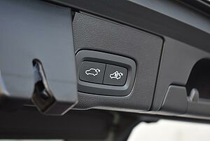 Volvo  XC60 Plus, B5 Mild Hybrid, Petrol