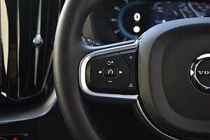 Volvo  XC60 Plus, B5 Mild Hybrid, Petrol