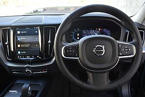 Volvo  XC60 Plus, B5 Mild Hybrid, Petrol