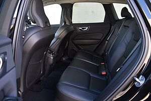 Volvo  XC60 Plus, B5 Mild Hybrid, Petrol