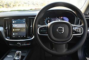Volvo  V60 Cross Country Ultimate , B5 Mild Hybrid, Petrol