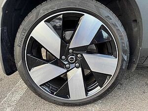 Volvo  XZ MY23 Recharge Pure Electric