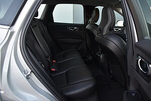 Volvo  UZ MY22 B5 AWD Momentum