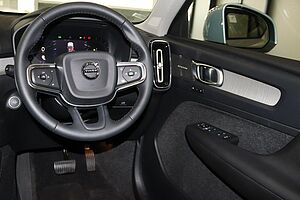 Volvo  XC40 Plus, B4 Mild Hybrid, Petrol