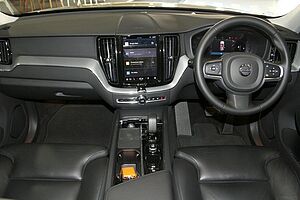Volvo  XC60 Plus, B5 Mild Hybrid, Petrol