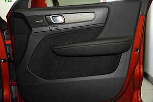 Volvo  XC40 Plus, B4 Mild Hybrid, Petrol