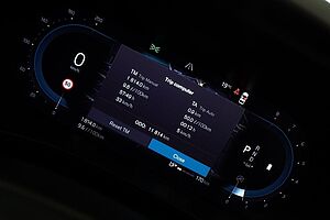 Volvo  XC40 Plus, B4 Mild Hybrid, Petrol