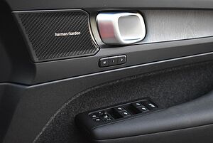 Volvo  XZ MY23 Plus B4