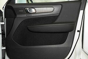 Volvo  XC40 Ultimate, B4 Mild Hybrid, Petrol, Bright