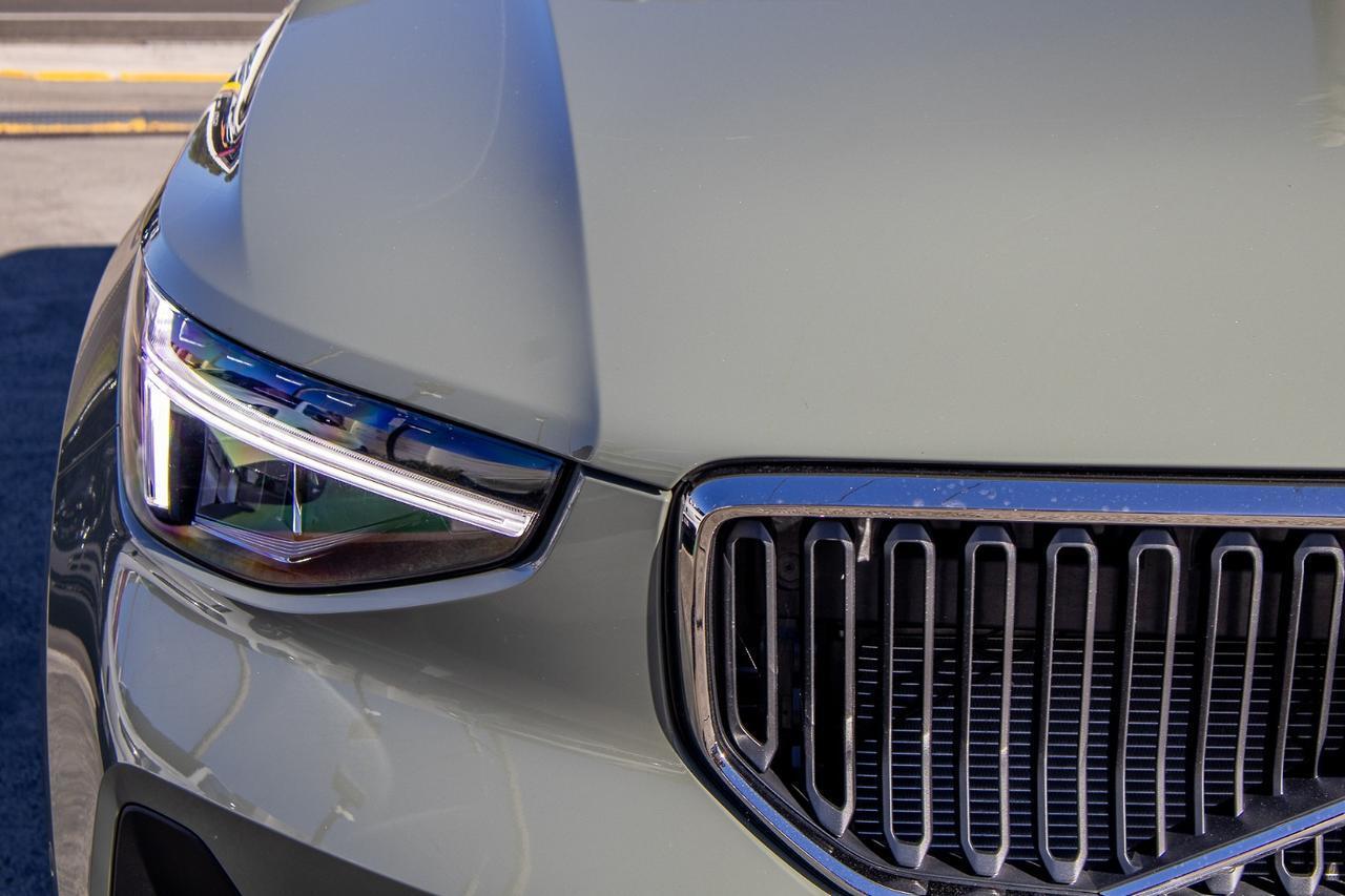 Volvo  XC40 Plus, B4 Mild hybrid, Petrol