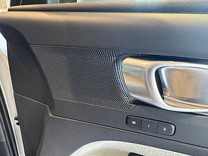 Volvo  XC40 Plus, B4 Mild hybrid, Petrol
