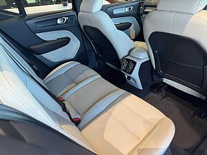 Volvo  XC40 Plus, B4 Mild hybrid, Petrol