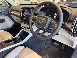 Volvo  XC40 Plus, B4 Mild hybrid, Petrol