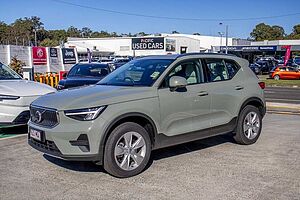 Volvo  XC40 Plus, B4 Mild hybrid, Petrol