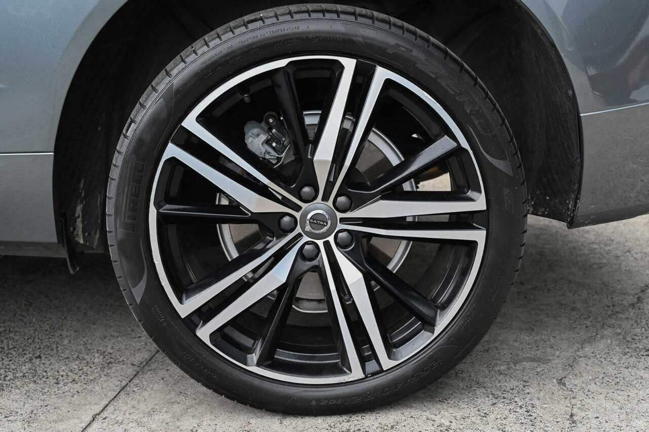 Volvo  UZ MY20 T6 AWD R-Design