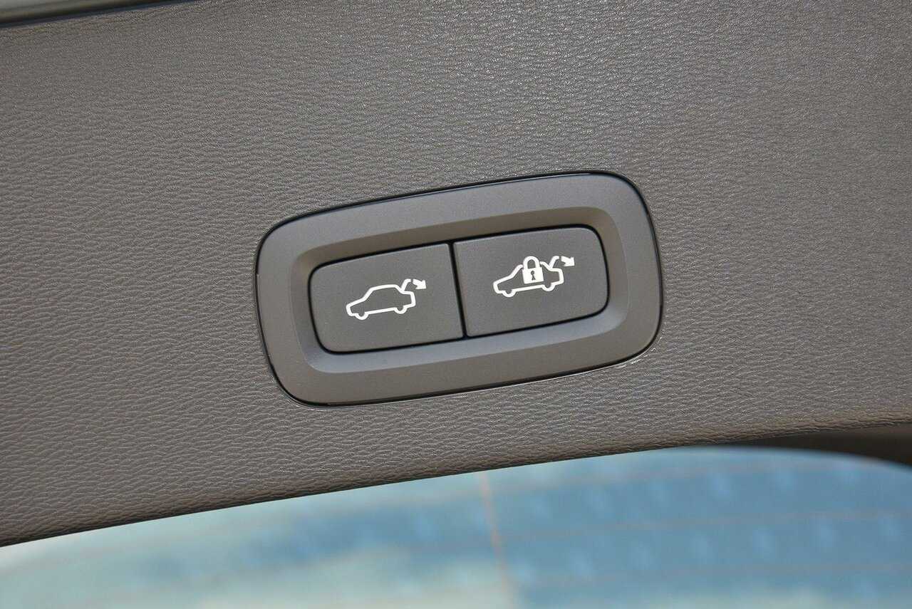 Volvo  C40 Recharge Ultimate, Twin Motor, Electric