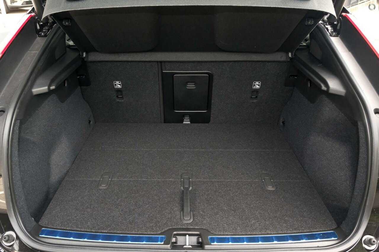 Volvo  C40 Recharge Ultimate, Twin Motor, Electric