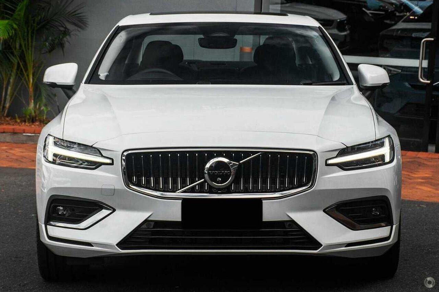 Volvo  Z Series MY24 Ultimate B5 Geartronic AWD Bright