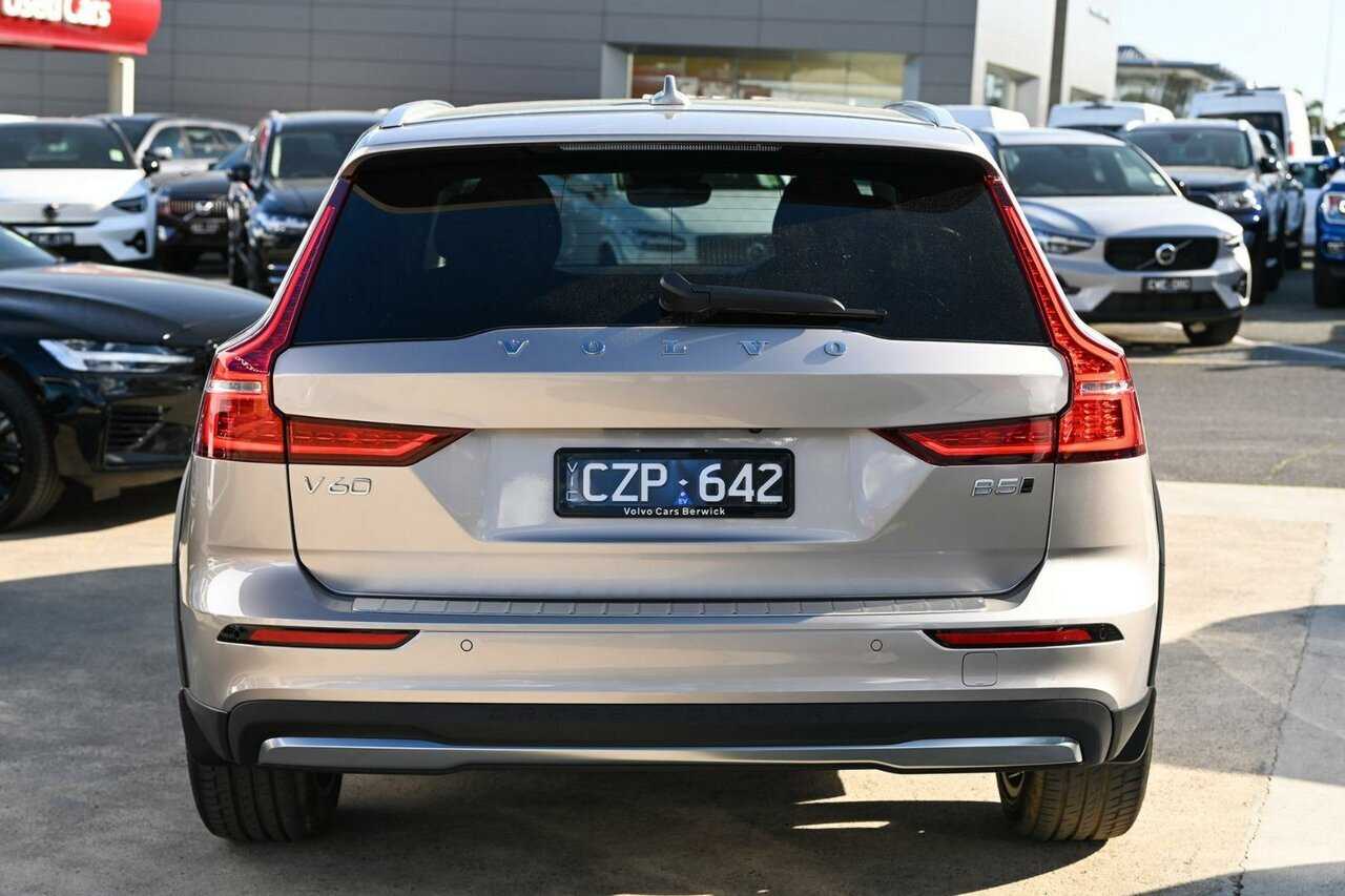 Volvo  V60 Cross Country Ultimate, B5 AWD Mild hybrid, Petrol, Bright