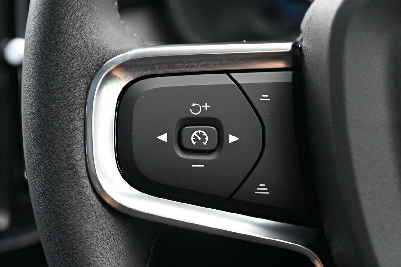 Volvo  XC40 Ultra, B4 AWD Mild hybrid, Petrol, Bright