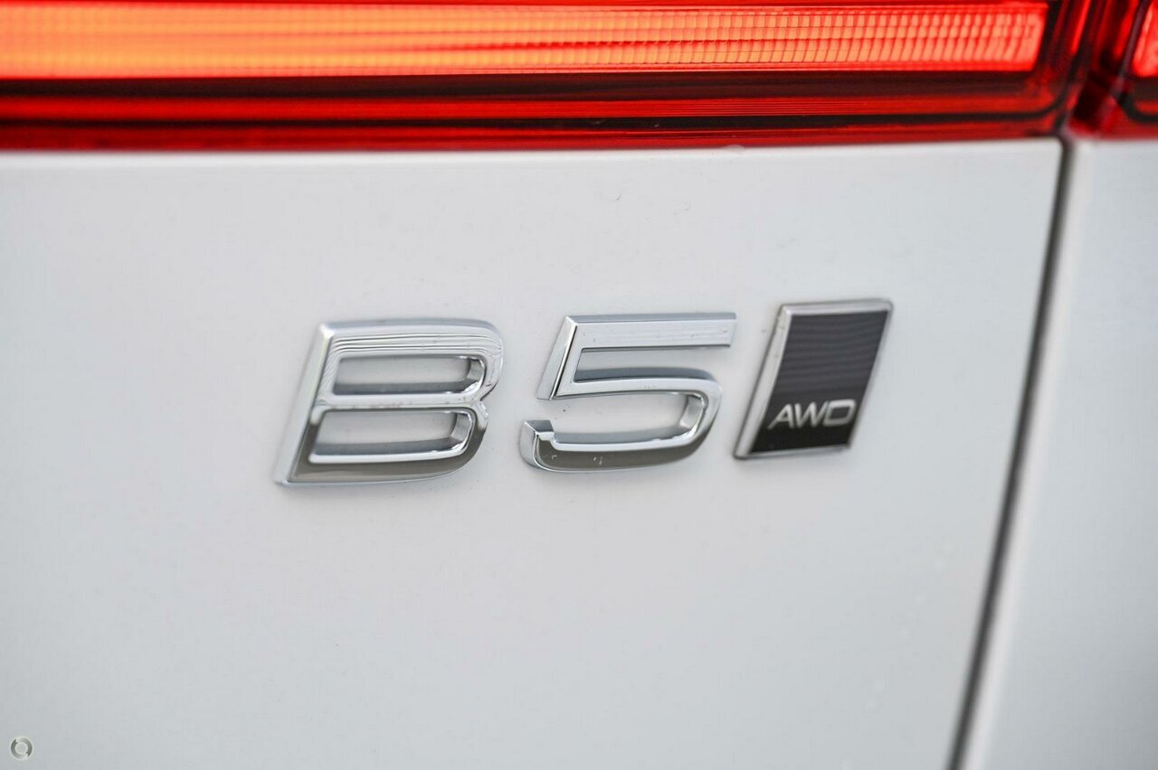 Volvo  XC60 Plus, B5 AWD Mild hybrid, Petrol
