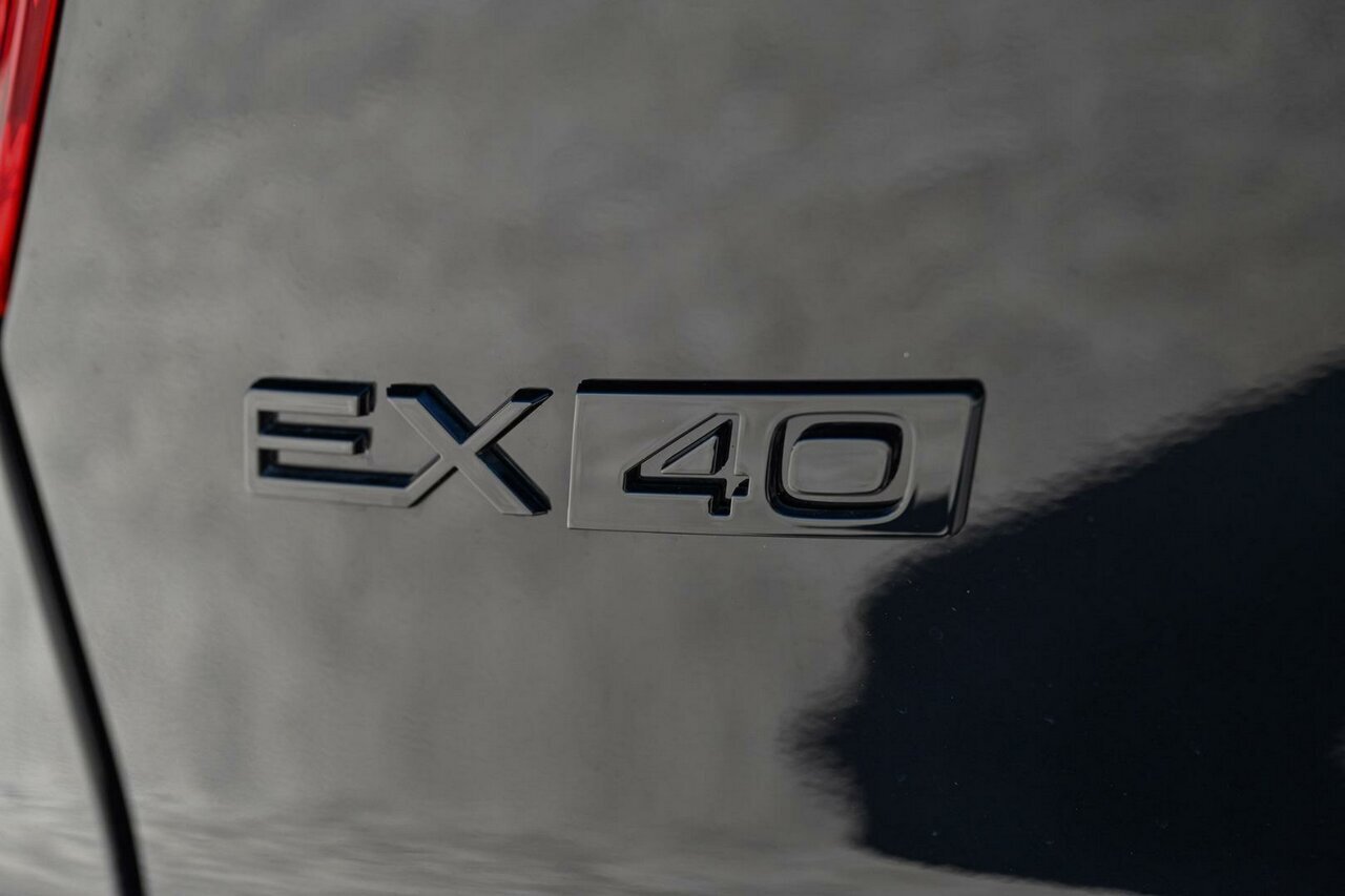 Volvo  EX40 Black Edition Ultra, Twin Motor, Electric