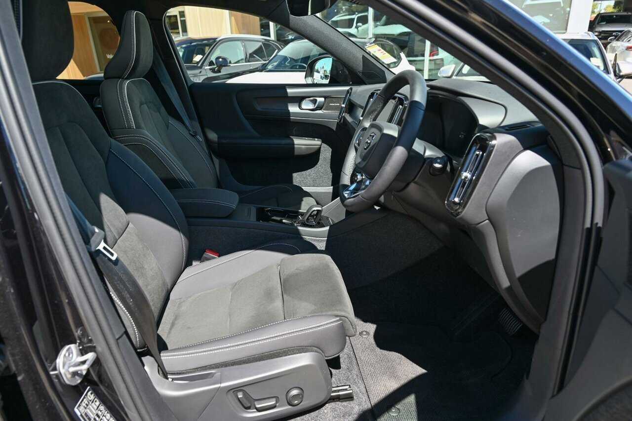 Volvo  EX40 Black Edition Ultra, Twin Motor, Electric