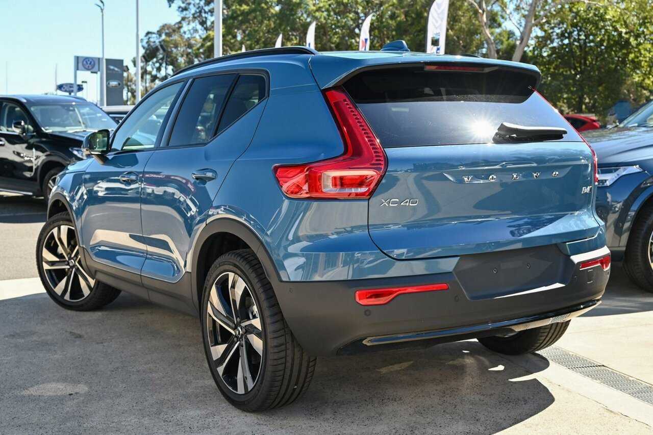 Volvo  XC40 Ultra, B4 AWD Mild hybrid, Petrol, Dark