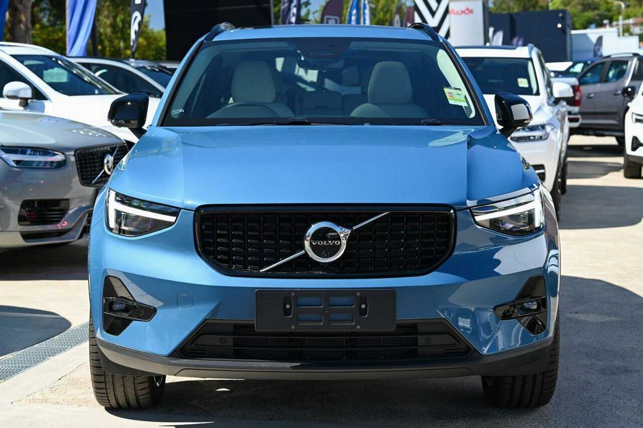 Volvo  XC40 Ultra, B4 AWD Mild hybrid, Petrol, Dark