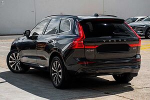 Volvo  UZ MY23 Plus B5 AWD