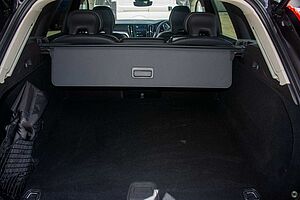 Volvo  UZ MY23 Plus B5 AWD