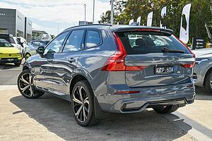 Volvo  UZ MY23 Ultimate B6 AWD Dark