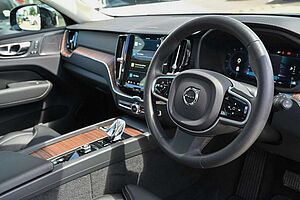 Volvo  UZ MY23 Ultimate B6 AWD Dark