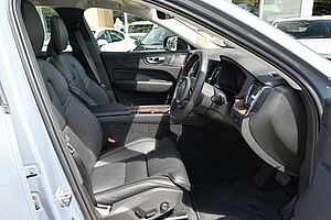 Volvo  UZ MY23 Ultimate B6 AWD Dark