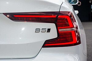 Volvo  Z Series MY24 Ultimate B5 Geartronic AWD Bright