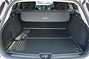 Volvo  V60 Cross Country Ultimate, B5 AWD Mild hybrid, Petrol, Bright