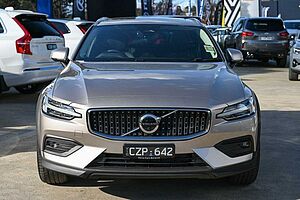 Volvo  V60 Cross Country Ultimate, B5 AWD Mild hybrid, Petrol, Bright