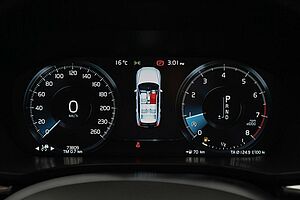 Volvo  UZ MY20 T6 AWD R-Design