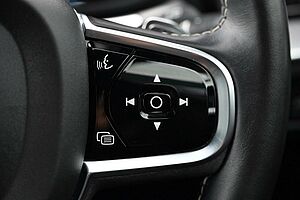 Volvo  UZ MY20 T6 AWD R-Design