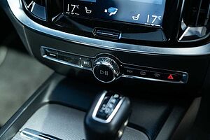 Volvo  Z Series MY20 T5 Geartronic AWD R-Design