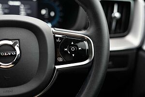Volvo  UZ MY23 Ultimate B6 AWD Dark