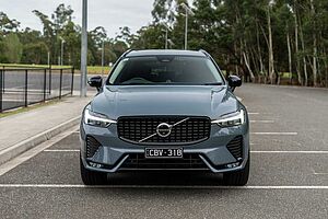 Volvo  UZ MY23 Ultimate B6 AWD Dark