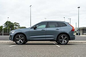 Volvo  UZ MY23 Ultimate B6 AWD Dark