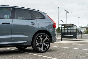 Volvo  UZ MY23 Ultimate B6 AWD Dark