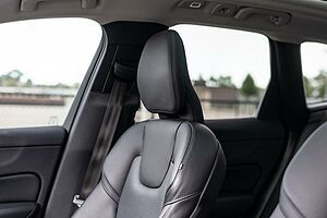 Volvo  UZ MY23 Ultimate B6 AWD Dark