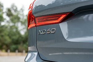 Volvo  UZ MY23 Ultimate B6 AWD Dark