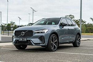 Volvo  UZ MY23 Ultimate B6 AWD Dark