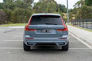 Volvo  UZ MY23 Ultimate B6 AWD Dark